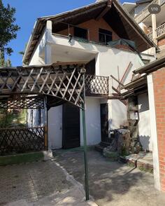 Porodična kuća 100m2 - Bar - > Okolina grada