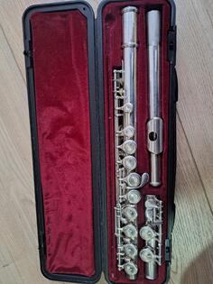 Prodajem YAMAHA 211S flautu