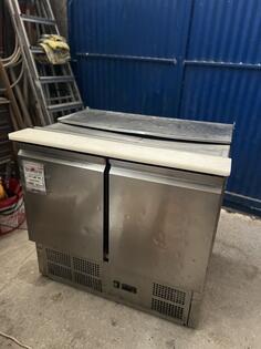 PRODAJEM ROSTRFRAJNU RASHLADNU VITRINU