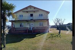 Porodična kuća 250m2 - Podgorica - > Okolina grada