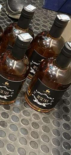 LIMITIRANA SERIJA PODRUMA PEVCA