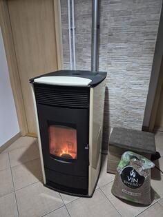 Prodajem peć (kotao) na pelet.