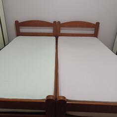 Prodajem 2 kreveta, stanje 10/10