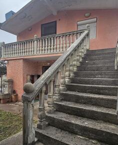 Porodična kuća 93m2 - Bar - > Okolina grada