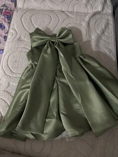 Prodajem haljinicu za djevojcicu