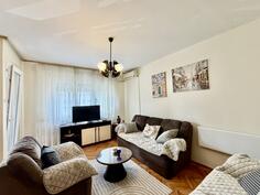 Dvosoban stan 67m2 - Bar - Centar grada