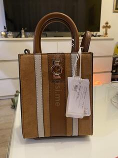 Nova Guess torbica neotpakovana