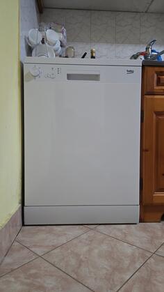 Prodajem masinu za sudje