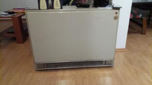 Stara "TA PEĆ, ipražnjena od cigli. Ne radi