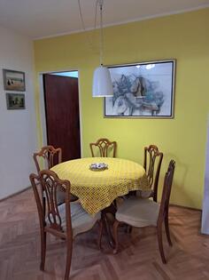 Trosoban stan 95m2 - Bar - Centar grada