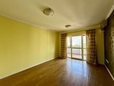Dvosoban stan 75m2 - Bar - Centar grada