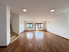 Četvorosoban stan 200m2 - Podgorica - Preko Morače