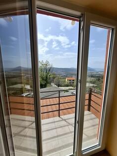 Dvosoban stan 70m2 - Kotor - Dub