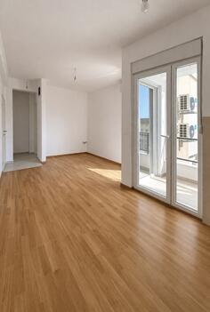 Garsonjera 30m2 - Podgorica - Podgorica (uži dio) Stovarište "Đurović"