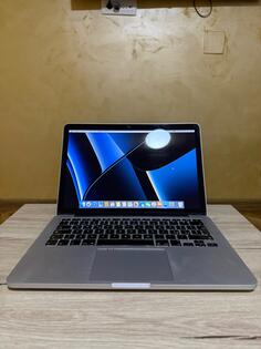 Apple  - 13" Intel i5 8GB GB