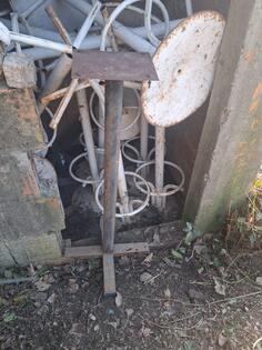 Stolovi, stolice i separei