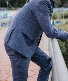 Prodaje se musko odijelo