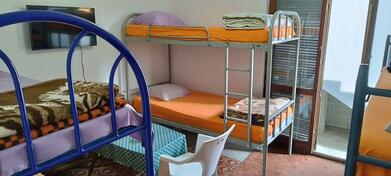 Kuća sa više stanova 200m2 - Podgorica - Zaugao