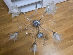 2 lustera,ñ sa 5 i 8 sijalicnih grla, 5 visilica, sa sijalicama.