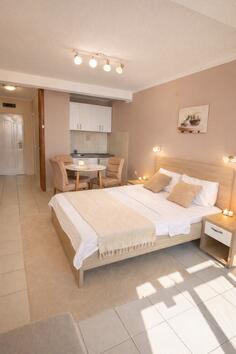 Garsonjera 27m2 - Budva - Rafailovići