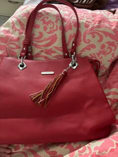 ženska torba blago oštećena david jones plaćena 100 e