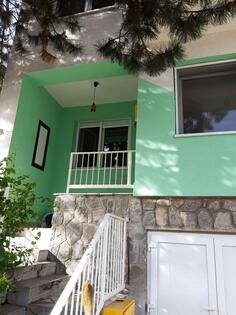 Porodična kuća 250m2 - Petrovaradin - Sremska Kamenica