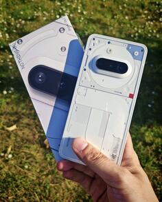 Samsung - Nothing Phone 3a