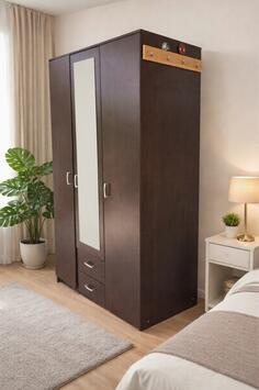 Veoma ocuvan praktican ormar