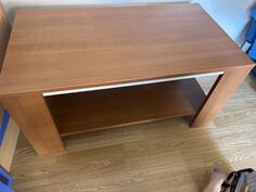 Sto za dnevni boravak. 