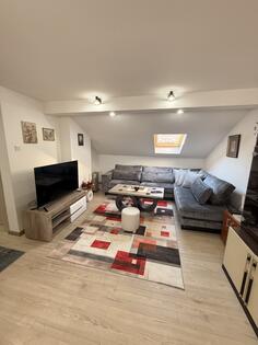 Jednosoban stan 45m2 - Cetinje - > Okolina grada