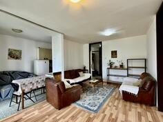 Trosoban stan 84m2 - Bar - Centar grada