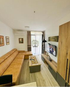 Garsonjera 30m2 - Podgorica - Blok 9