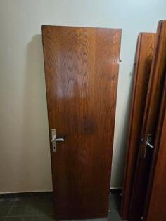 8 sobnih vrata, ocuvana maksimalno