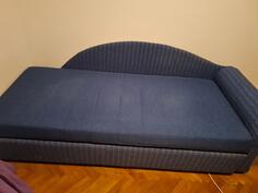 Krevet na razvlačenje oĉuvan,povoljno,odlično rešenja za mali prostor