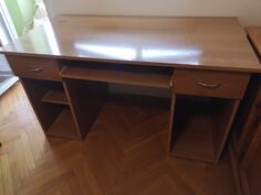 Prodajem sto za kompjuter