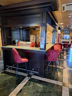 prodajem stolice i stolove i baštenske garniture za lokale