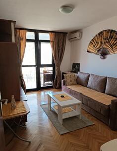 Garsonjera 30m2 - Bar - Centar grada makedonsko