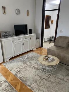 Trosoban stan 76m2 - Bar - Centar grada