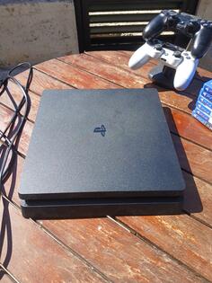 Sony - PlayStation 4