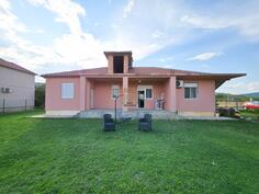 Porodična kuća 137m2 - Podgorica - Donji Kokoti