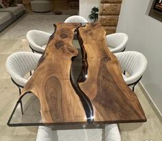 Trpezarijski epoxy stol