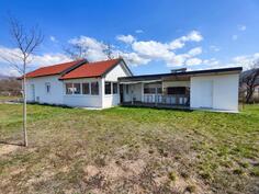 Porodična kuća 1m2 - Nikšić - Rastovac