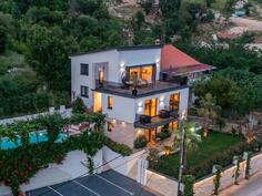 Vila 300m2 - Budva - Markovići