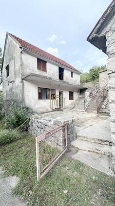 Porodična kuća 84m2 - Cetinje - Njeguši