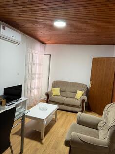 Garsonjera 35m2 - Bar - Bjeliši