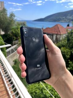 Xiaomi - Mi 8