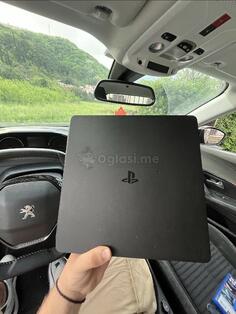 Sony - PlayStation 4