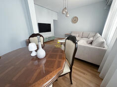 Porodična kuća 80m2 - Podgorica - Baston