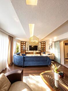 Trosoban stan 215m2 - Podgorica - Gorica C