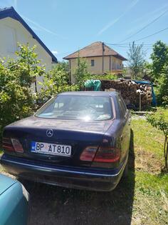 Mercedes Benz - 220 - E 220